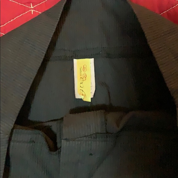 Short pants - Picture 2 of 3